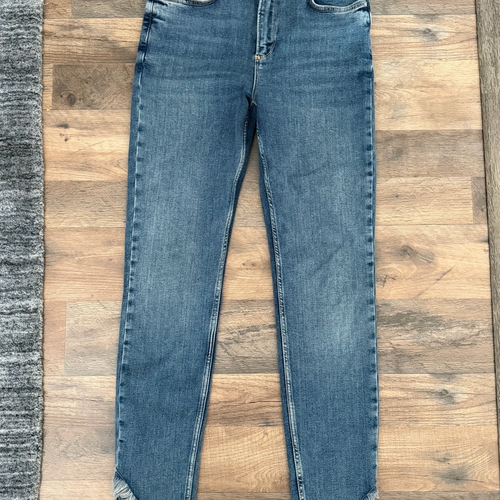 NWT Allsaints Women's Skinny Asymmetric-Hem Dax Jeans size Medium